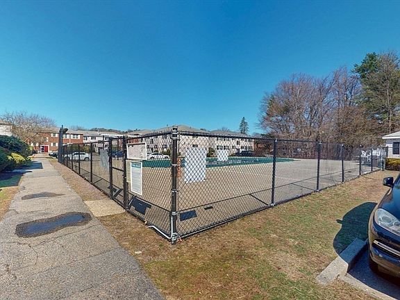 3rd image of 137 Lake Shore Rd APT 4