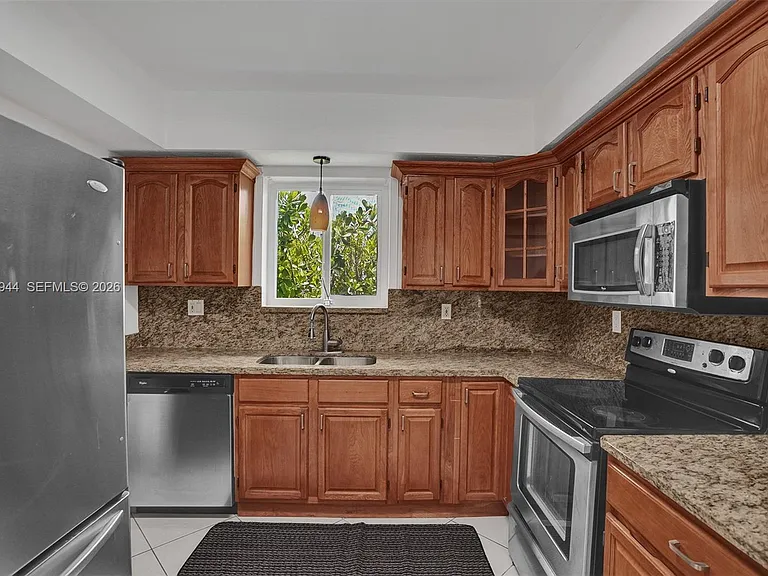 8851 Byron Ave — Photo 7