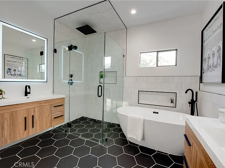 7330 De Soto Ave — Photo 21