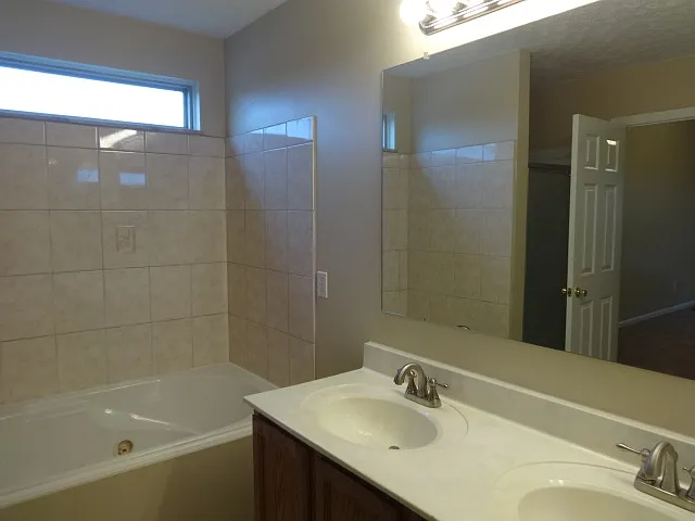 8772 Kingsley Dr — Photo 9
