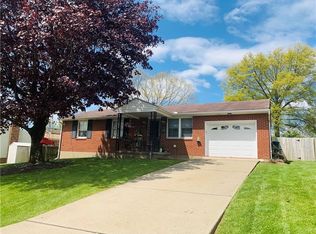 425 Eisenhower Dr, Natrona Heights, PA 15065