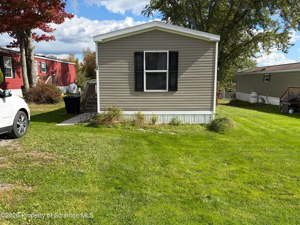 106 Park View Ln, Dalton, PA 18414