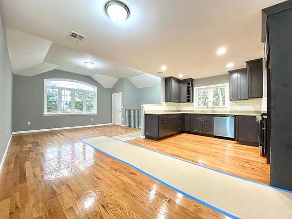 4th image of 885 N Railroad Ave #2F