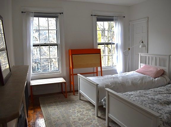 3rd image of 435 Pacific St Floor 1