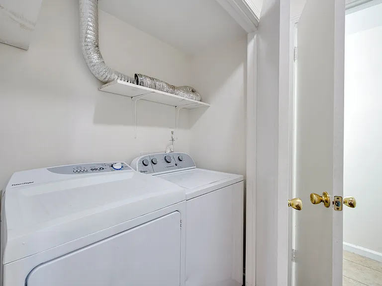 1132 Clear Springs Rd — Photo 18