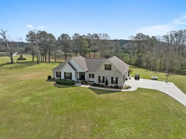 1054 Chantilly Dr, Summit, MS 39666