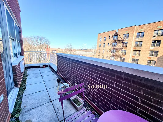 Rented by Dakis Group LLC | media 12