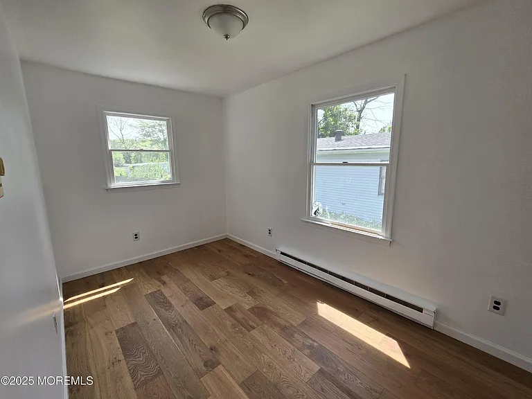 330 Elizabeth Ave — Photo 9