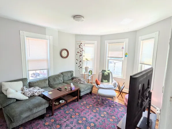 11 Houghton St, Somerville, MA