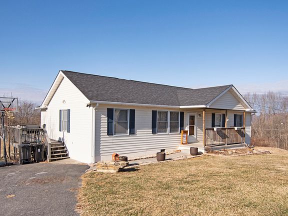 4th image of 762 Brier Hill Ln