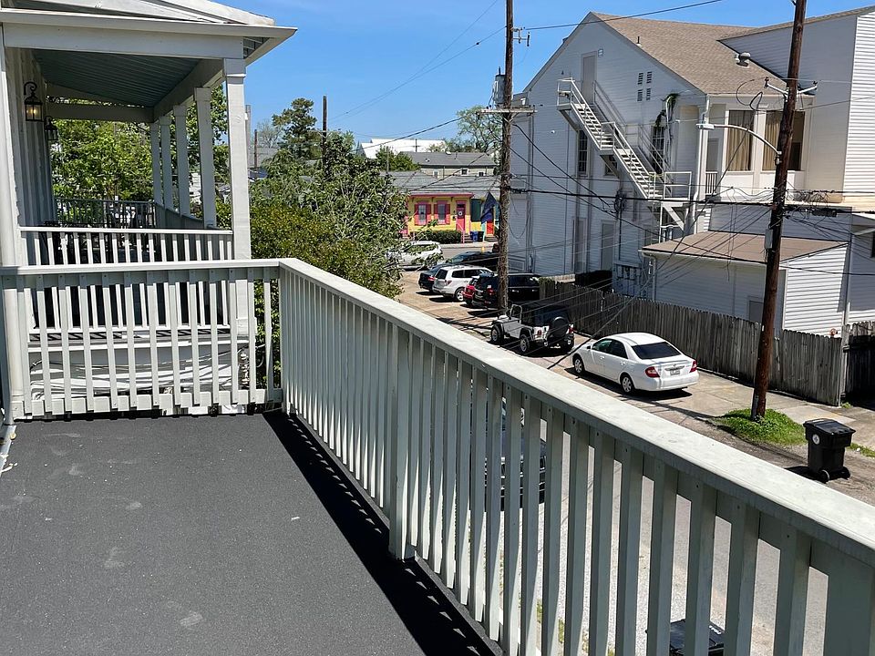 1st image of 820 Valmont St