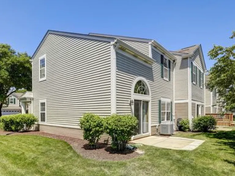 2444 Oak Tree Ln — Photo 29