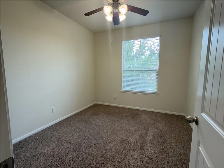 17035 Amarose Dr — Photo 28