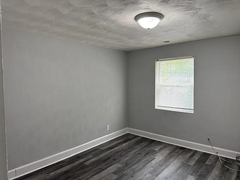 1033 Mapole Ave — Photo 10