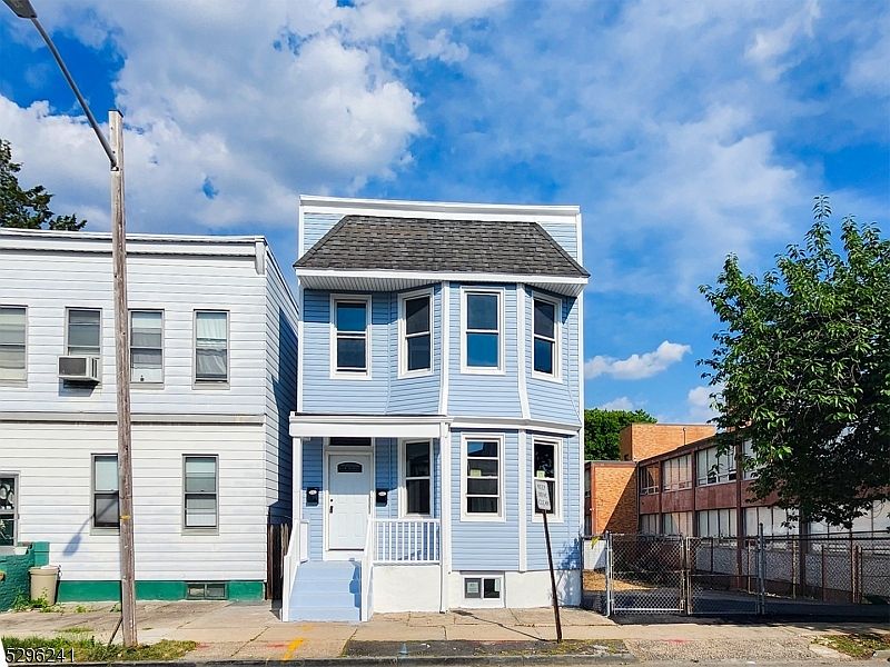 1st image of 108 Crawford St
