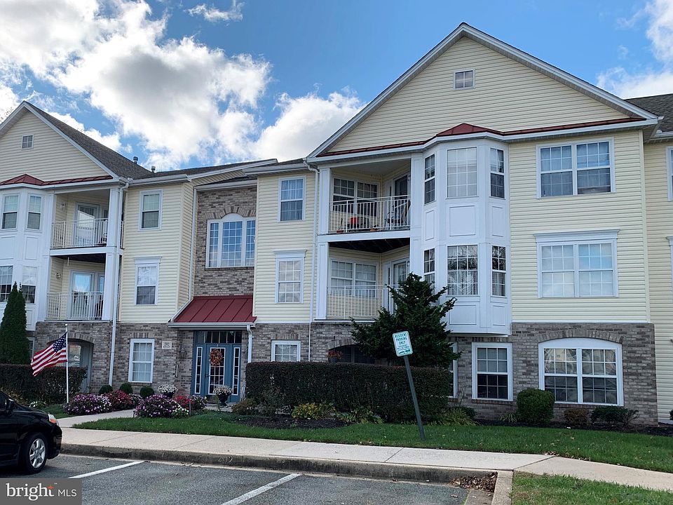 1st image of 202 Kimary Ct Unit 2D