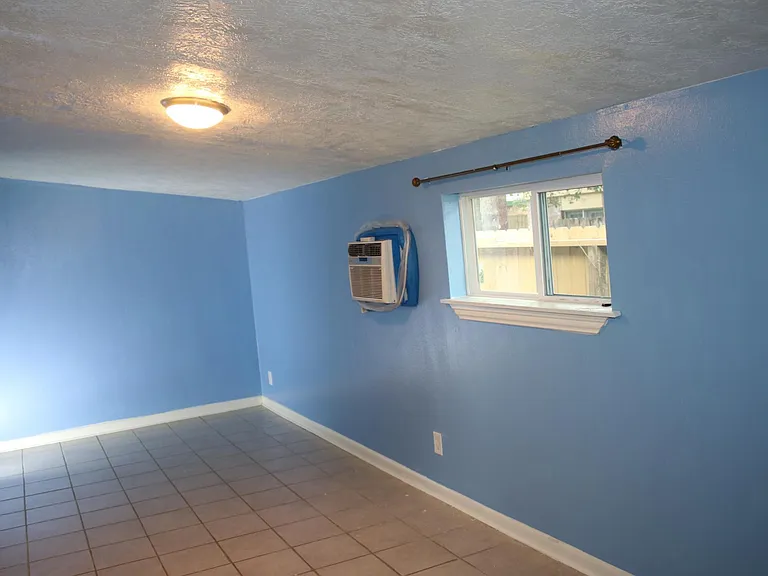 109 Delores St #K — Photo 17