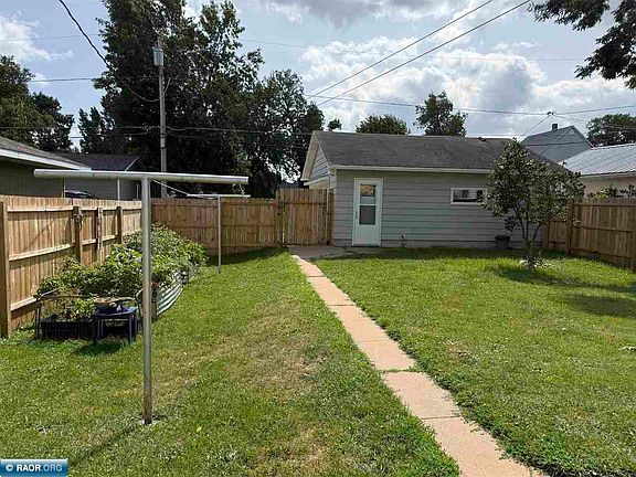 4th image of 219 8th St SW