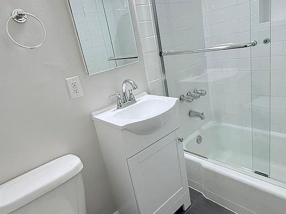5th image of 1931 Obama Blvd APT 5
