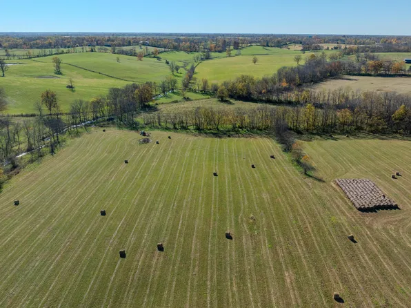 1765B Leesburg Newtown Rd, Paris, KY 40361