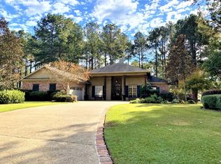 2 Nottaway Trl, Natchez, MS 39120