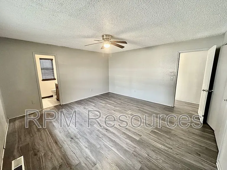 720 Willow Run — Photo 16