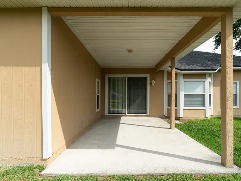 557 Grand Parke Dr — Photo 30