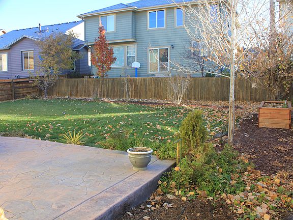 Huge yard including garden b
