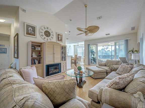 3rd image of 134 Casa Bella Ln