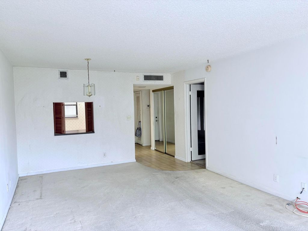 2314 S Cypress Bend Drive Unit 614, photo 9