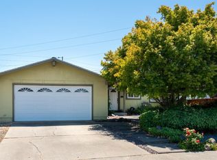 1276 San Rafael Dr, Petaluma, CA 94954