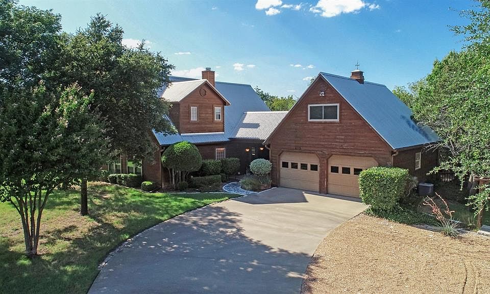1st image of 403 Haven Ct