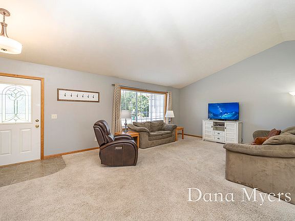4th image of 4537 Serry Dr