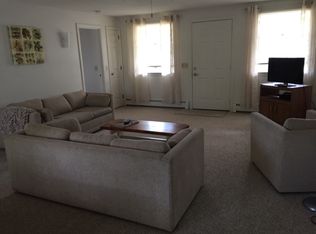 2 Pocono Rd, Narragansett, RI 02882