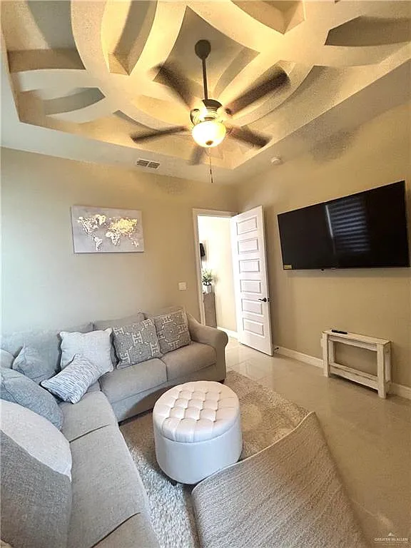 1 bed, 1.0 bath, 2568 sqft, $1,350 — Photo 2
