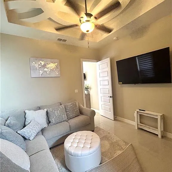 1329 N Cesar Chavez Rd — Photo 2