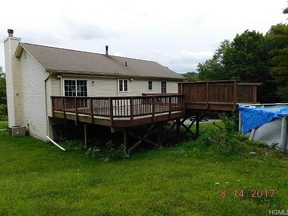 2nd image of 38 Ann Elizabeth Dr