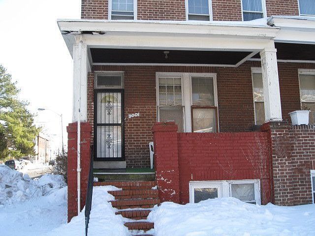 Front (view of porch)