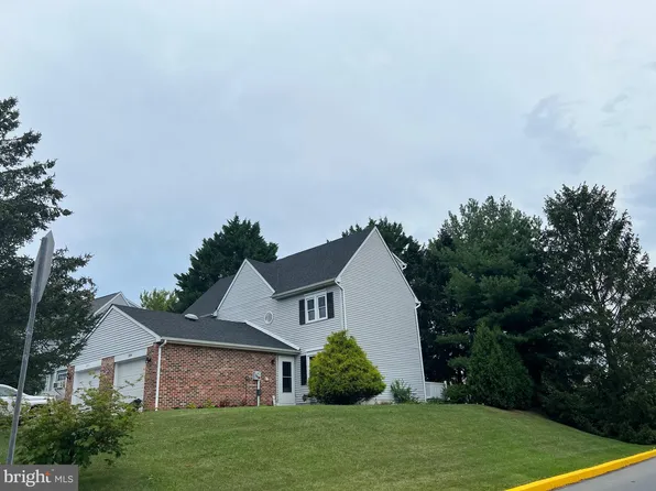 206 S 5th St, Womelsdorf, PA 19567