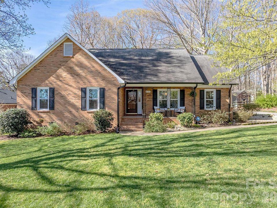 1st image of 2735 Bent Oak Dr