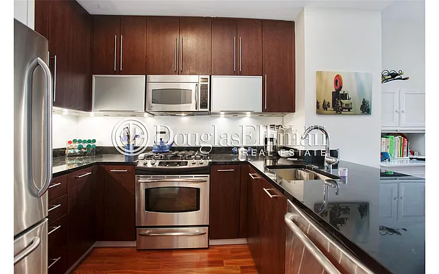 Sold by Douglas Elliman | media 29