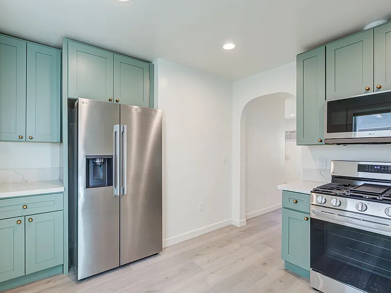 Riverside Residences — Photo 10