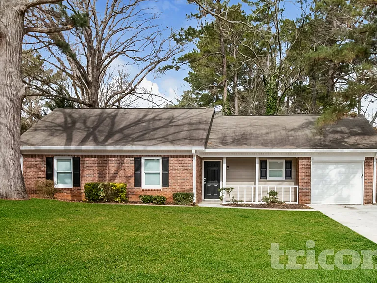 1616 Cherry Hill Rd SW — Photo 2