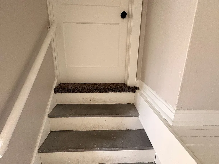 1033 E Mulberry St #B — Photo 6