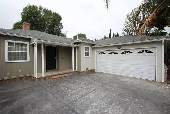 1st image of 8921 Yolanda Ave