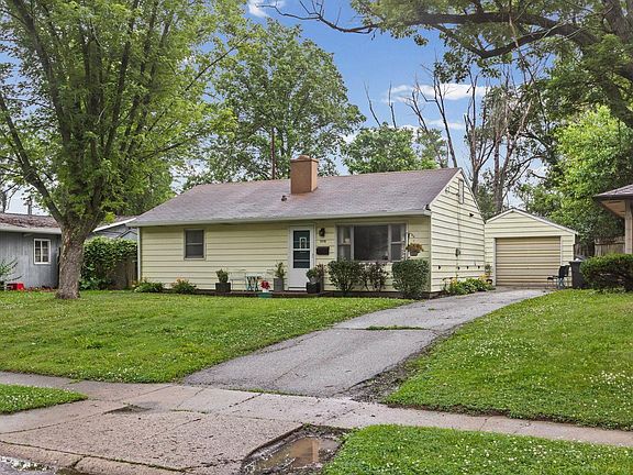 2nd image of 2405 Foxhall Dr