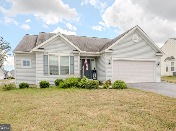 92 River Cliff Cir, Felton, DE 19943