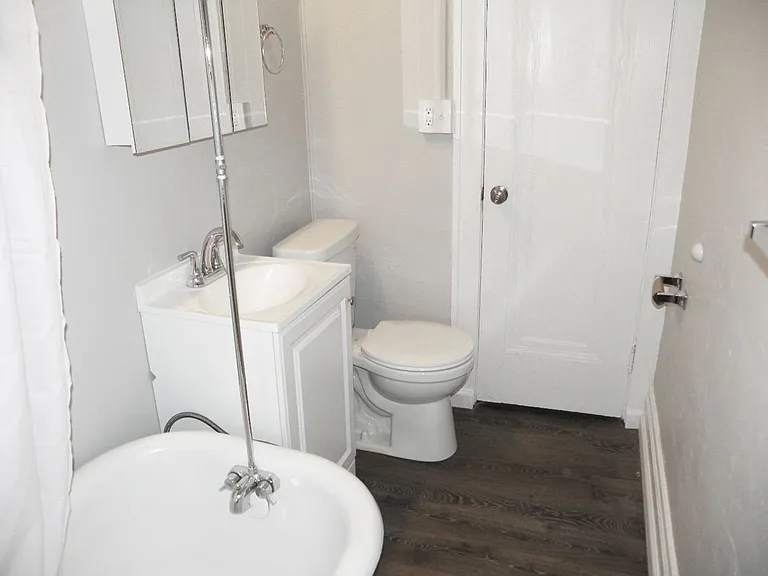 Bosworth Road Apartments — Photo 13