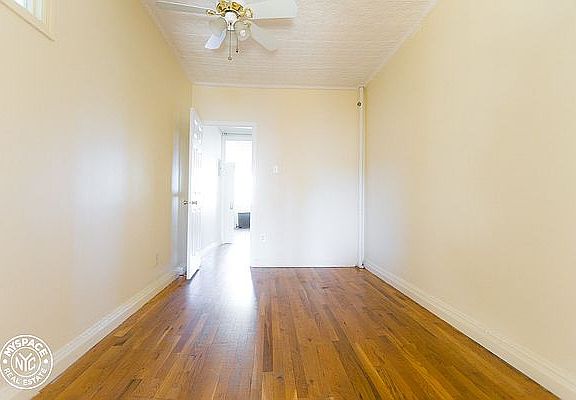 3rd image of 15 Wilson Ave APT 3R