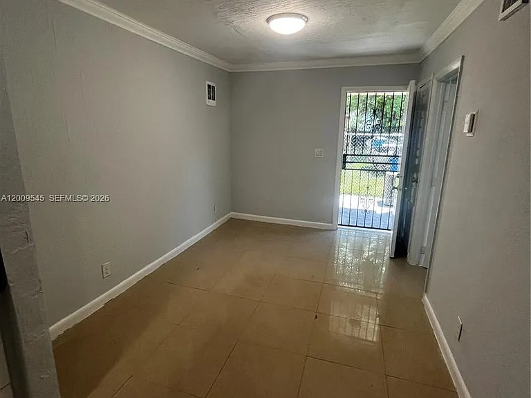 912 NW 55th Ter #2 — Photo 2